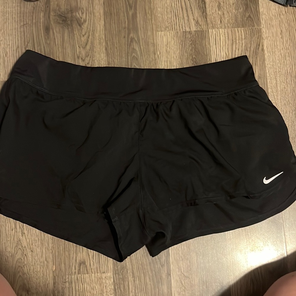 Womens nike running shorts xL